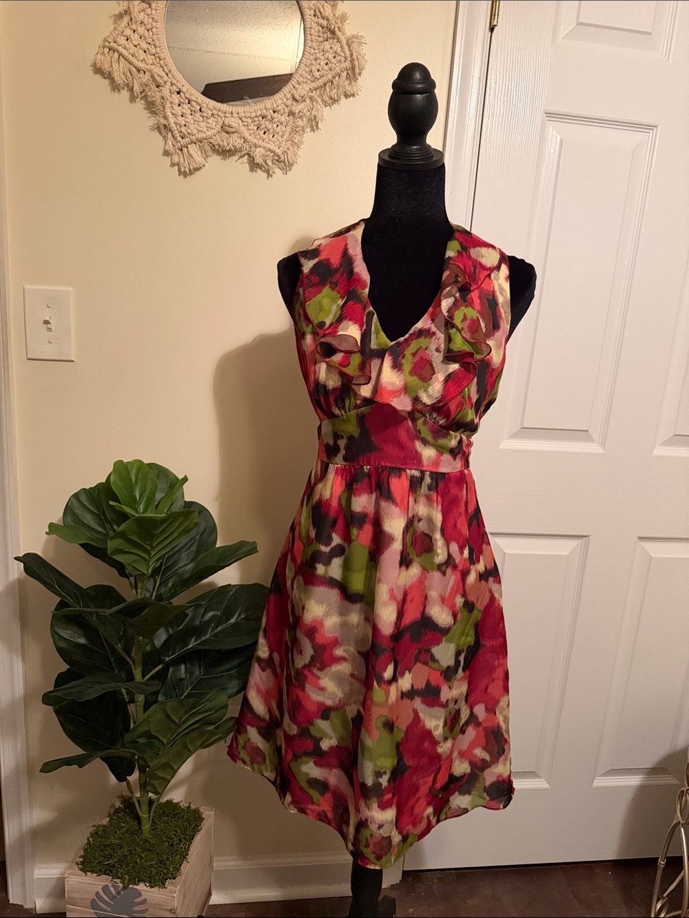 Sleeveless dress by Loft